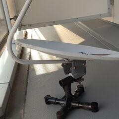 ＢＳ・ＣＳ　アンテナ　ＤＸ　ＳＵＰＥＲ　ＤＩＳＨ　室内用台座付属の画像