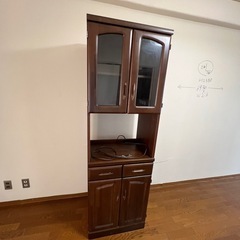 食器棚の画像
