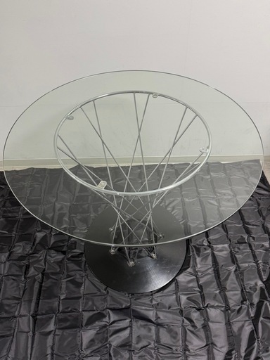 イサム・ノグチ　サイクロンテーブル