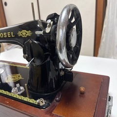 アンティーク調電動ミシン
の画像