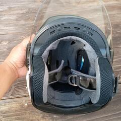白バイヘルメットの画像