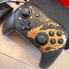 美品　任天堂　Switch 有機ELモデル モンハン PROコン 桃鉄付き　箱付き　ニンテンドースイッチ　モンスターハンター　限定モデル　桃太郎電鉄　　の画像