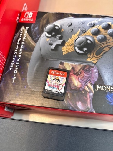 【値下】美品　任天堂　Switch 有機ELモデル モンハン PROコン 桃鉄付き　箱付き　ニンテンドースイッチ　モンスターハンター　限定モデル　桃太郎電鉄　　