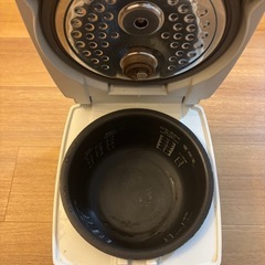 三菱の炊飯器の画像