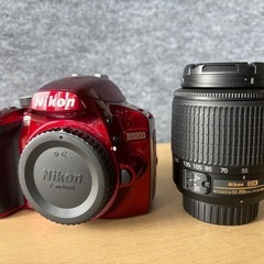 Nikon ニコン D3200 デジタル一眼レフカメラ　ズームレンズ付き　NIKKOR AF-S DX 55-200mm の画像