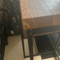 4人がけダイニングテーブル(椅子2脚)の画像