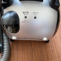 🙆‍♀️【引き渡し決定】TOSHIBA　掃除機　2022年製の画像