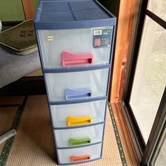 5段ボックス　収納棚　クリアーケース　ゴマ付きの画像