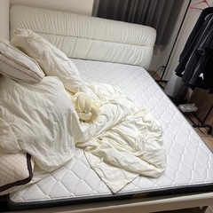 ベッドフレーム(クイーンサイズ)の画像