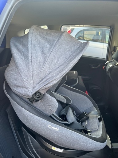 【交渉中】Combi グレー チャイルドシート 日よけ付き