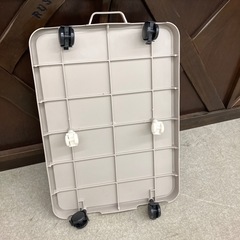 K2508-185 台車 ベージュ 6輪 プラスチック① キズ汚れ有りの画像