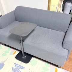 【商談中】IKEA グレー 2人がけソファー ＋ サイドテーブル付き ★0円の画像