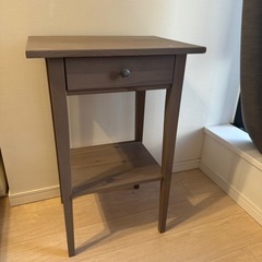 【お取引中】IKEA サイドテーブル　HEMNES(ヘムネス) ブラウン の画像