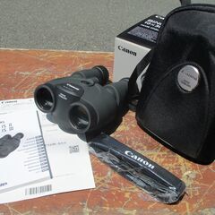 ☆キャノン Canon Binoculars 10×30 IS Ⅱ BINO10X30IS2　双眼鏡◆携帯性に優れたベーシックな10倍高い手ぶれ補正・軽量小型の画像