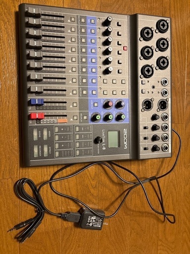 zoom　LiveTrak L-8