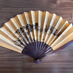 扇子　ゴールドの画像