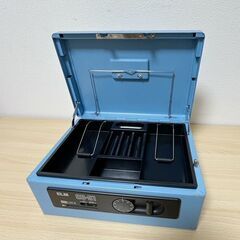 ELM製　CB-51 カードロック式 手提げ金庫の画像