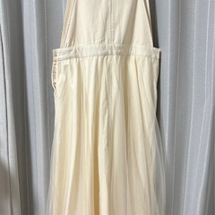 新品タグ付きジャンパースカートの画像