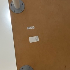 大きいおしゃれなテーブル（IKEA）の画像