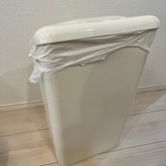 おむつ用ゴミ箱の画像