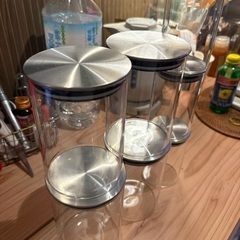 ガラスの入れ物無料で差し上げますの画像