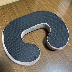 【現役助産師 推奨】U字クッション ドーナツクッション 産後 授乳 痔 お尻 保護 高反発 マタニティ サポート 妊婦 ギフト (ブラウン)の画像