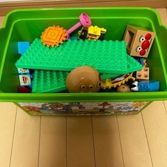 ブロックラボ アンパンマン おおきな観覧車のくるくる遊園地ブロックバケツの画像