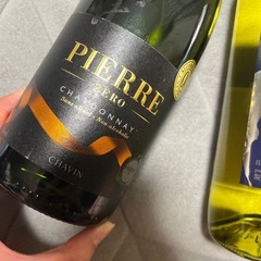 白ワインとスパークリングワインテイスト飲料の画像