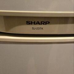 SHARP 冷蔵庫の画像