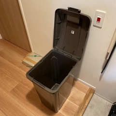 ゴミ箱の画像
