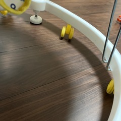 ベビー用の 歩行器の画像
