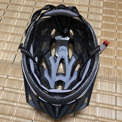自転車用　ヘルメット　Lの画像
