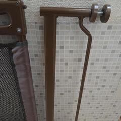コンビベビーゲート ベビーフェンス！ペットゲートフェンス用等に！縦69cm・横79cm  直接手渡し限定で場所は東京都武蔵村山市の画像