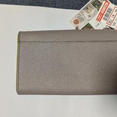 (新品)MUMU カブセカナグ長財布[淡灰]の画像