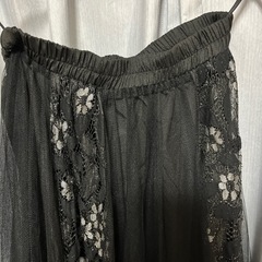黒　シフォン　スカートの画像