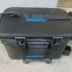 シマノSHIMANOタックルバッグ ロッドレスト　ハードBK-021R 27Lの画像
