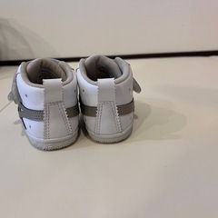 アシックスasics すくすく　スクスク suku2 ホワイトゴールド 13cmの画像