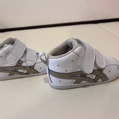 アシックスasics すくすく　スクスク suku2 ホワイトゴールド 13cmの画像