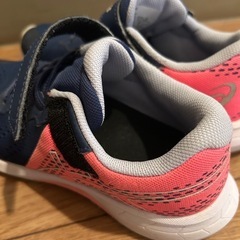 asicsスニーカー　20cm ネイビーピンクの画像