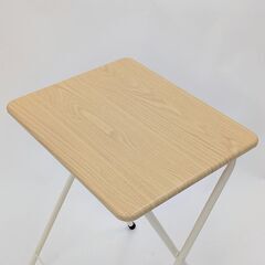 ほぼ新品   折り畳みデスク  定価の半額以下ですの画像