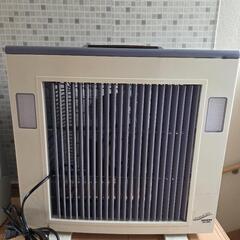 風量強いので作業現場用にもオススメ♪ナチュレハイブリッドファン&アイリスオーヤマ IRIS OHYAMA LEDライト付充電式ファン 10インチ AM/FMラジオ搭載 EJF-25R　2台セット！※充電式ですが充電使えないので通常扇風機使用のみ可能。直接手渡し限定で場所は東京都武蔵村山市の画像