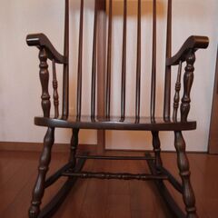 木製　ロッキングチェアの画像