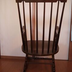 木製　ロッキングチェアの画像