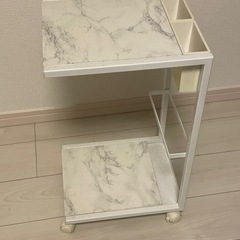 サイドテーブルの画像