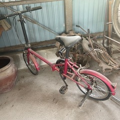 折り畳み自転車の画像
