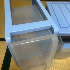 引き出し式収納ボックス2個の画像