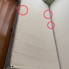 ベッドとマットレスの画像