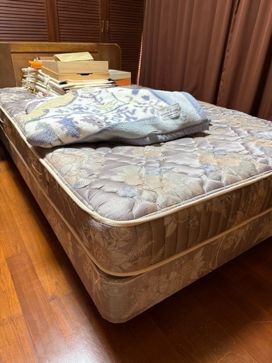 シモンズベッド