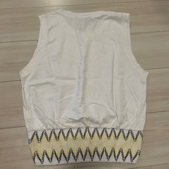 ZARA 刺繍トップスの画像