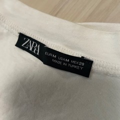 ZARA 刺繍トップスの画像